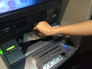 5-cach-nap-tien-vao-the-atm-nhanh-chong-an-toan-nhat-nam-202_721
