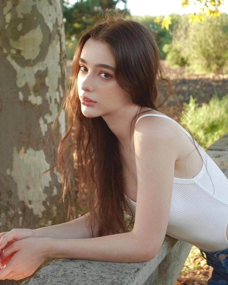 ảnh gái tây 50