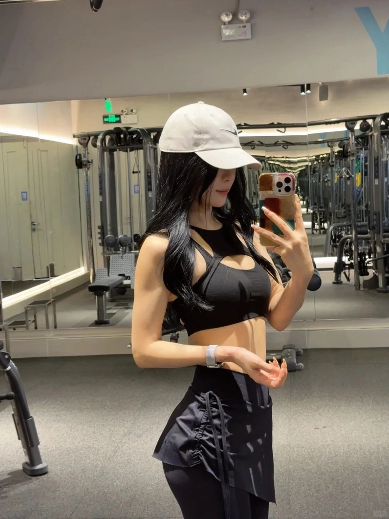 Ảnh gái xinh gym phong cách năng lượng