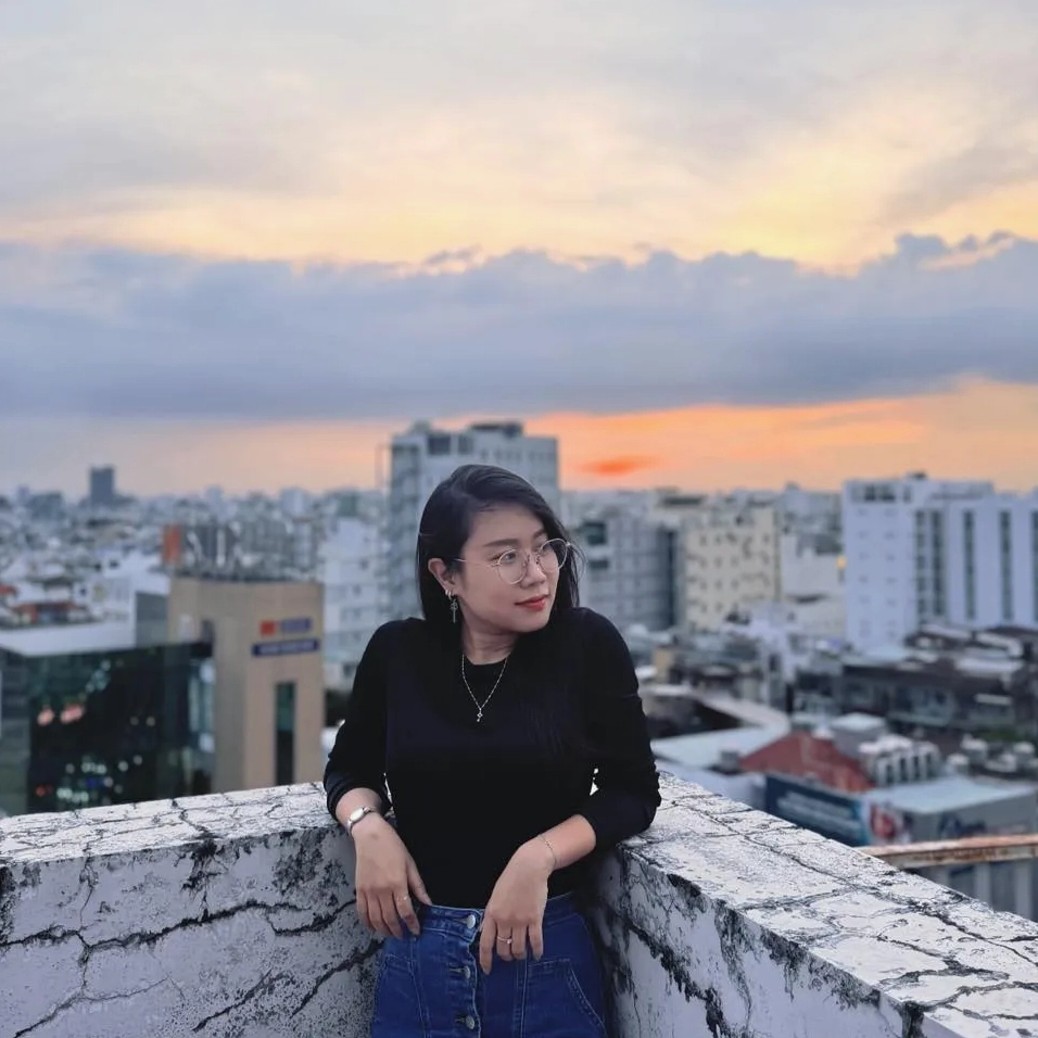 Ảnh gái xinh mặc áo dài Tết rạng rỡ