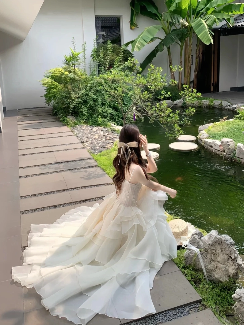 Ảnh gái xinh mặc váy công chúa nổi bật