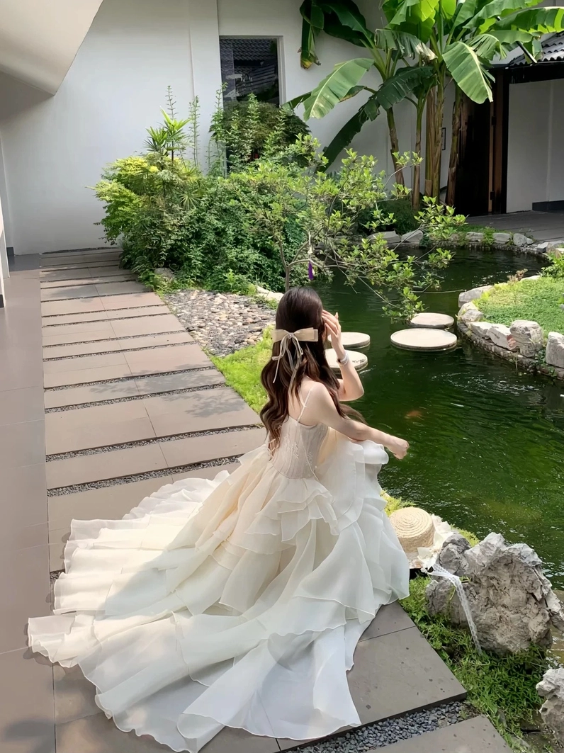 Ảnh gái xinh mặc váy công chúa nổi bật