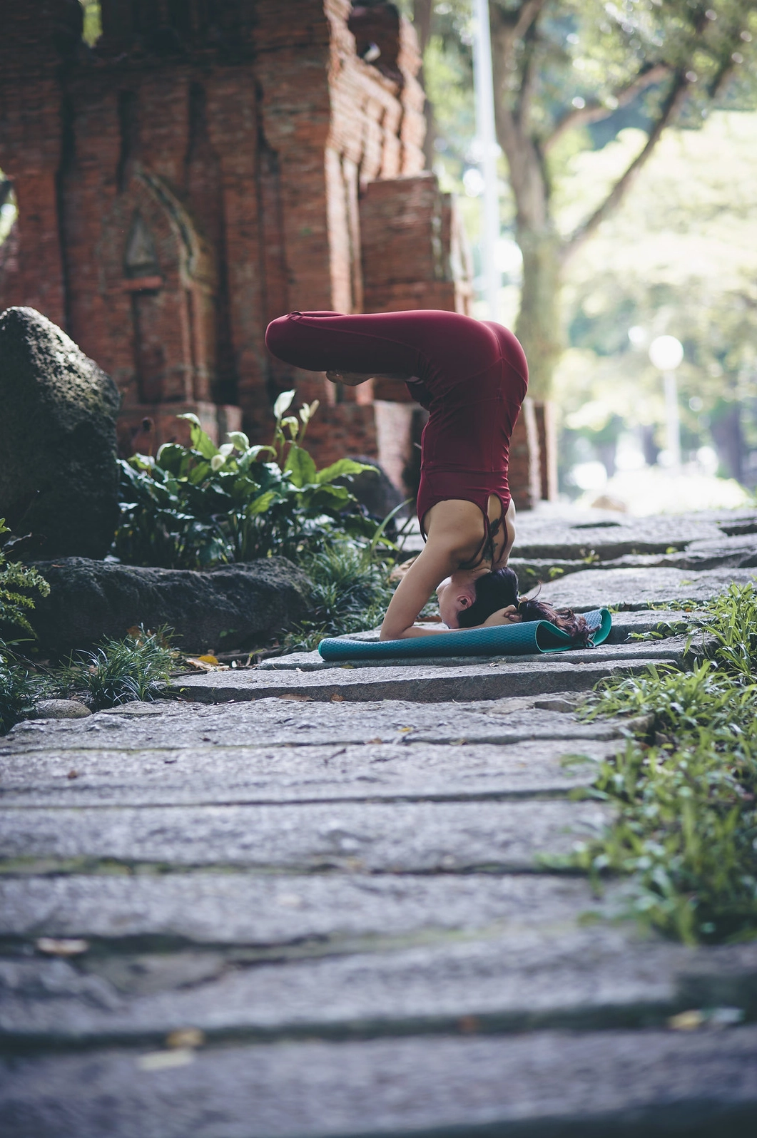 Bộ ảnh Yoga với 3 thiếu nữ chụp tại công viên Tao đàn