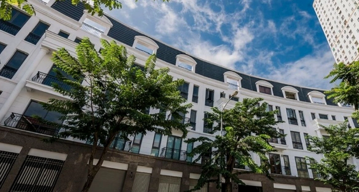 Chính chủ bán cắt lỗ shophouse hướng Tây tứ trạch, diện tích 99m2 view nội khu KĐT Văn Phú