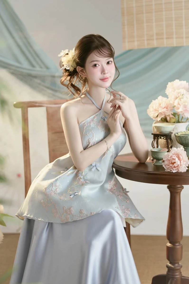 Concept dịu dàng của Gái mặc yếm concept nhẹ nhàng