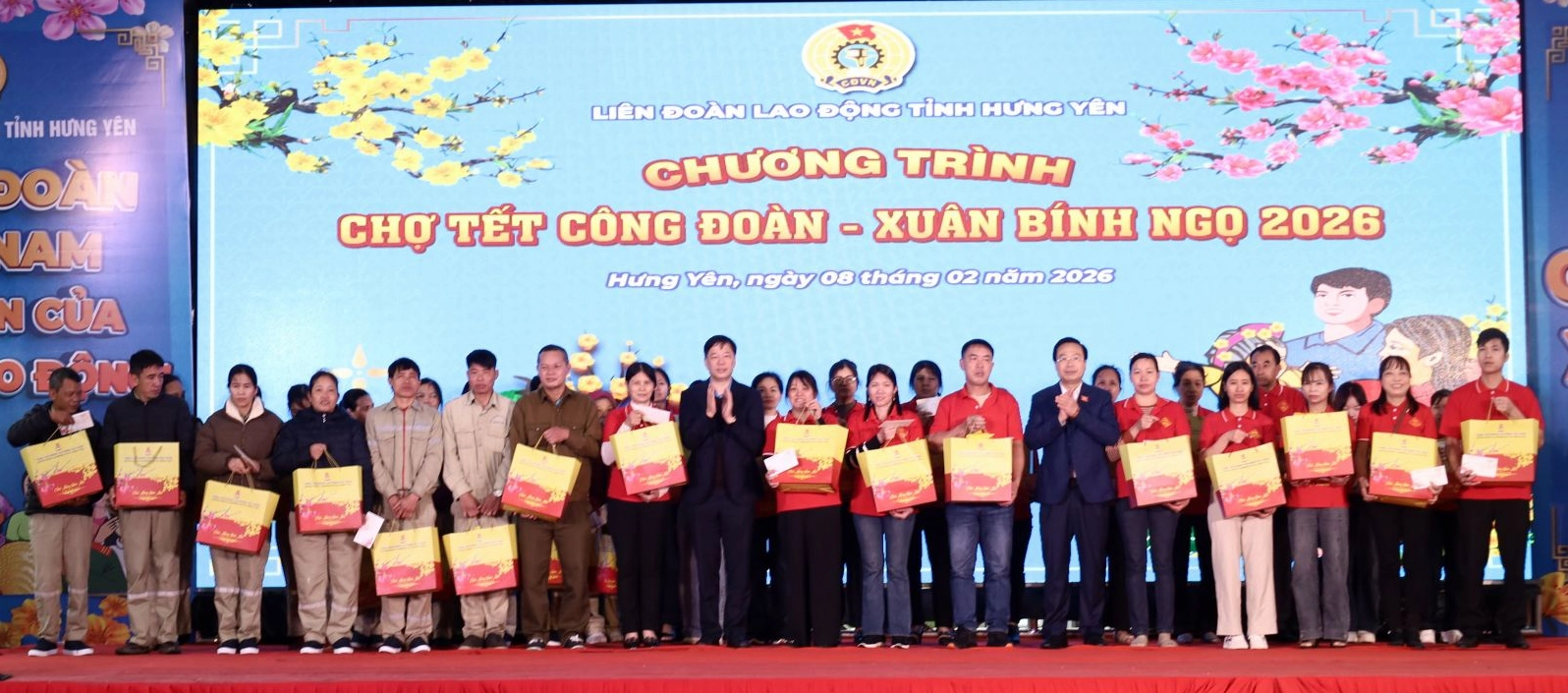 Công đoàn Hưng Yên: Chợ Tết Công đoàn – Xuân 2026 - Ấm áp nghĩa tình cùng người lao động.