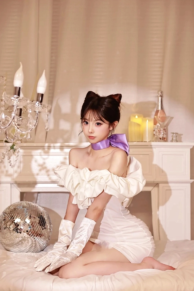 Cosplay mèo dễ thương trong phong cách gợi cảm