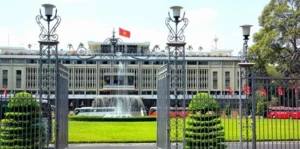 dinh-doc-lap-o-dau-kham-pha-bieu-tuong-lich-su-giua-long-sai_297
