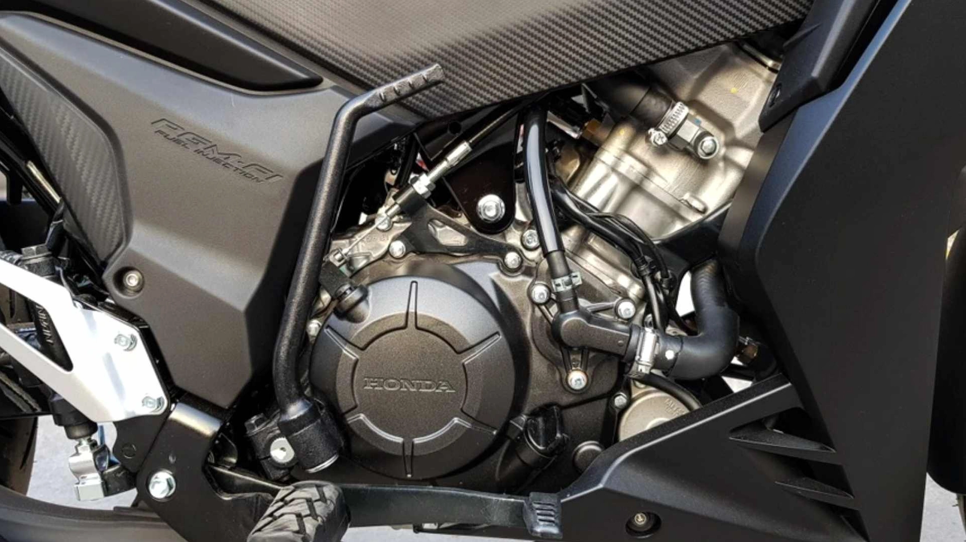 Động cơ DOHC 150cc mạnh mẽ của Honda Winner V1