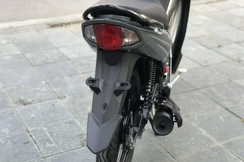 đuôi-xe-yamaha-sirius