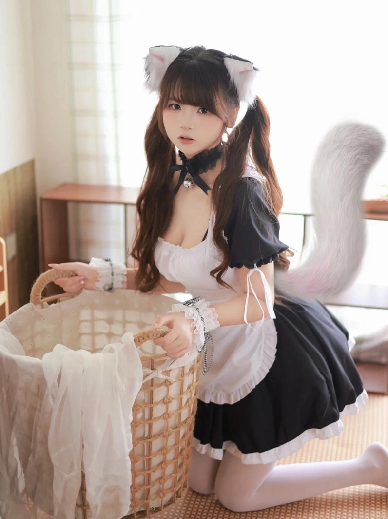 Gái xinh cosplay mèo đen khoe thần thái