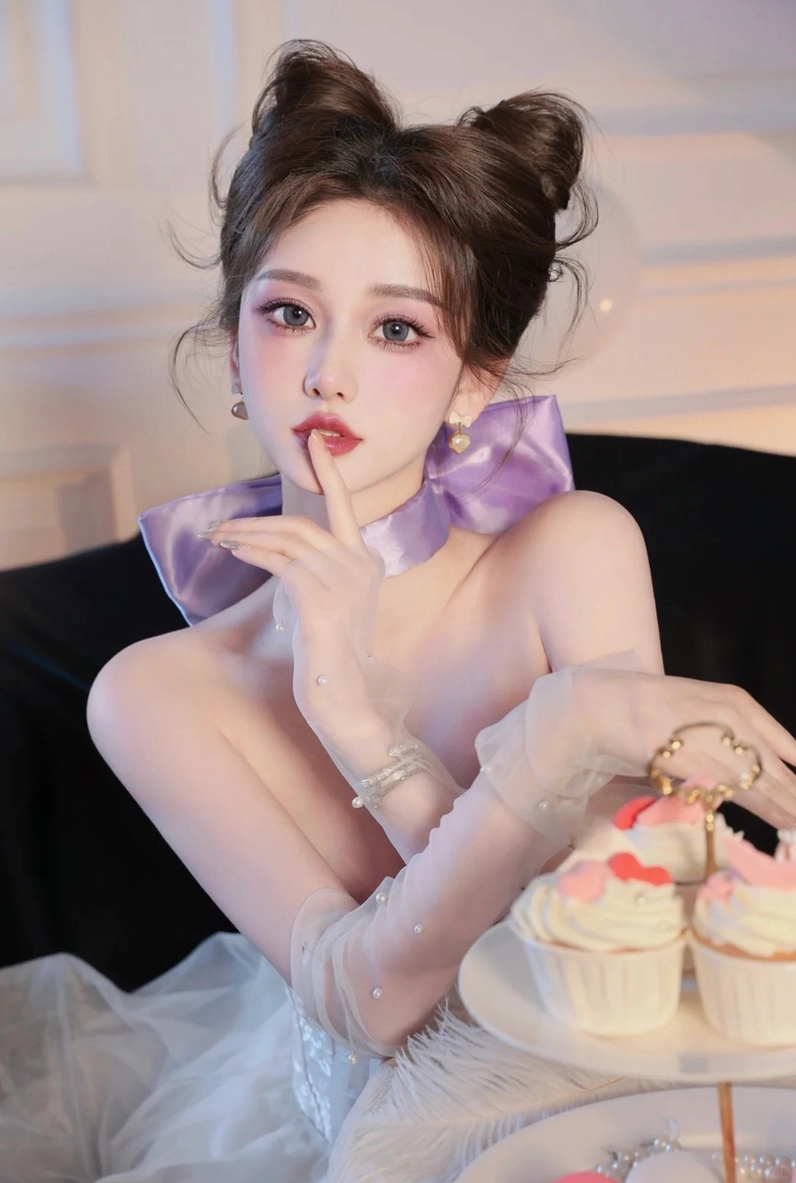 Gái xinh cosplay mèo tạo dáng quyến rũ