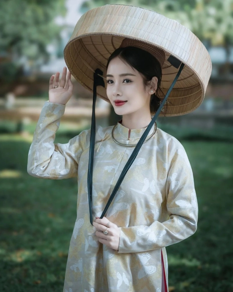 gái xinh mặc áo dài 6