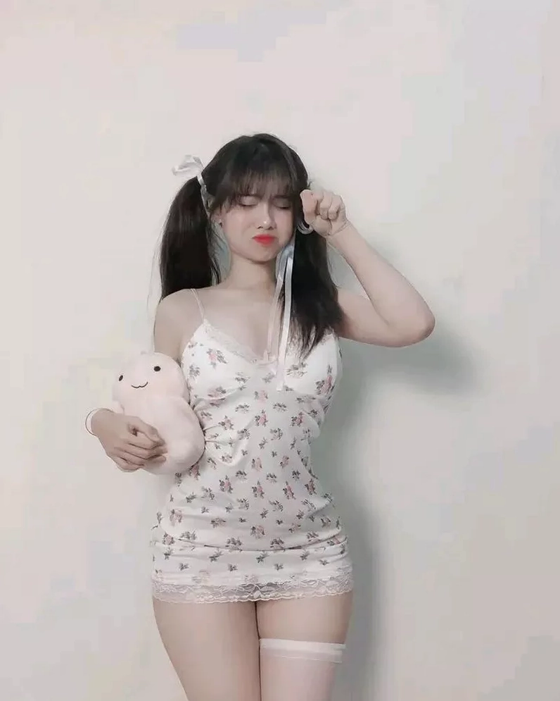 Gái xinh múp nhìn là thấy vibe dễ thương