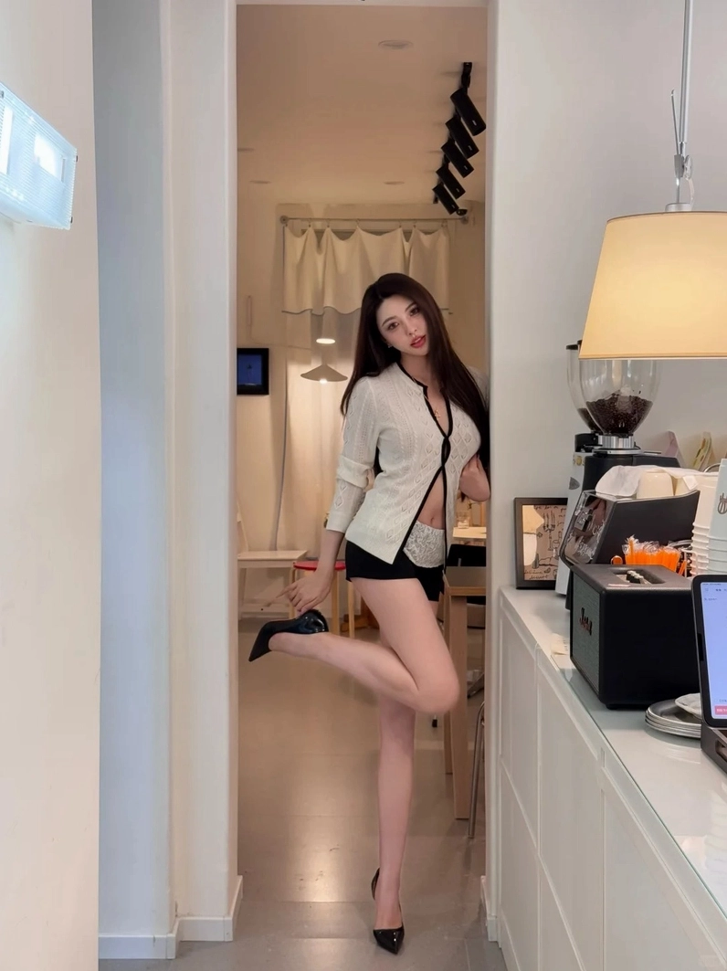 Gái xinh Trung Quốc chân dài tươi sáng
