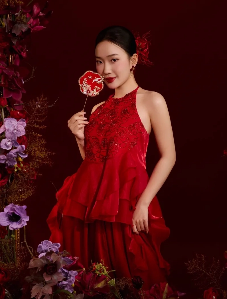 gái xinh yếm studio tạo dáng tinh tế