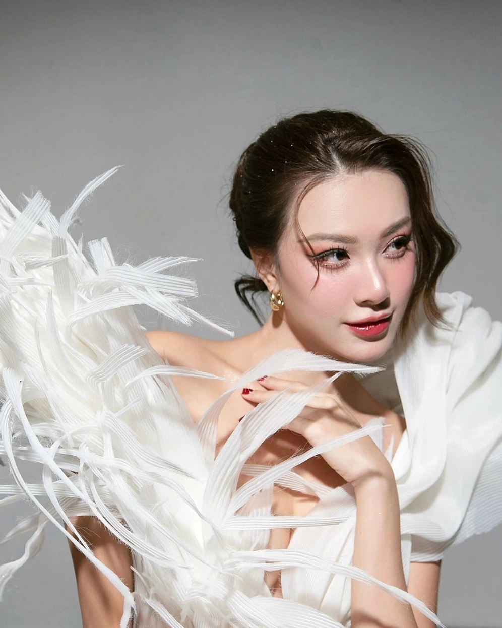 Hình ảnh em bé gái cute và nụ cười thiên thần rạng rỡ
