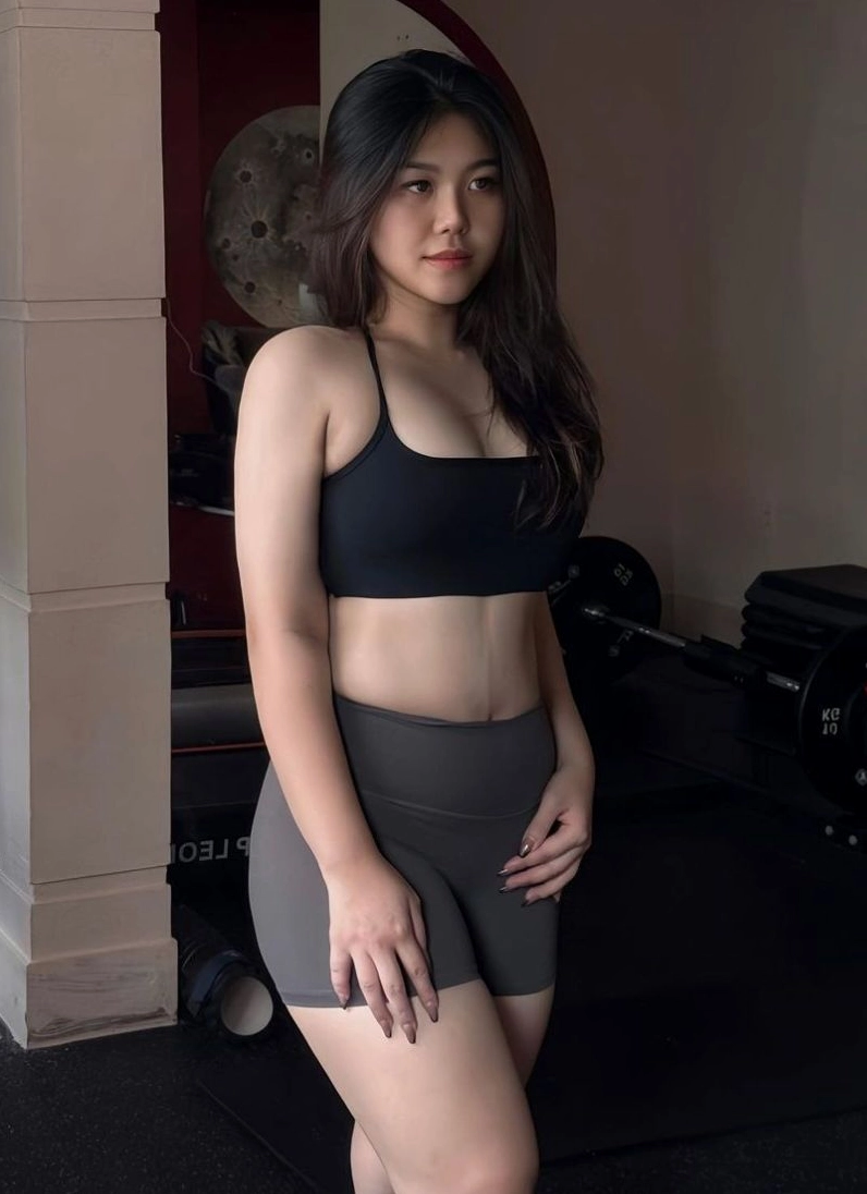 hình ảnh gái ngực to tập gym
