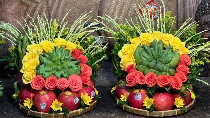 Hoa tươi và trái cây