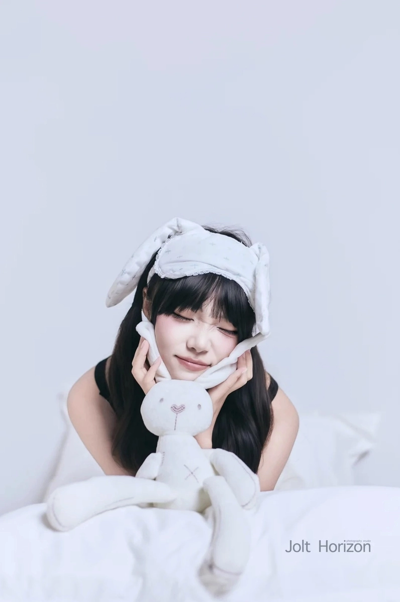 Hot girl cosplay thỏ phong cách năng động