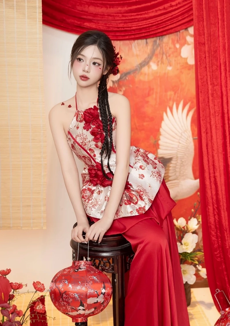 Khoảnh khắc dễ thương từ Gái mặc yếm tạo hình đáng yêu