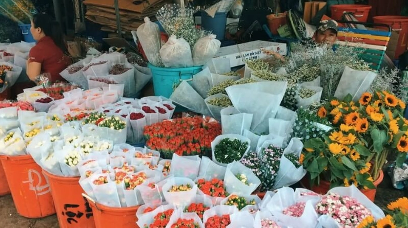Khu chợ hoa tươi tại chợ Bình Điền