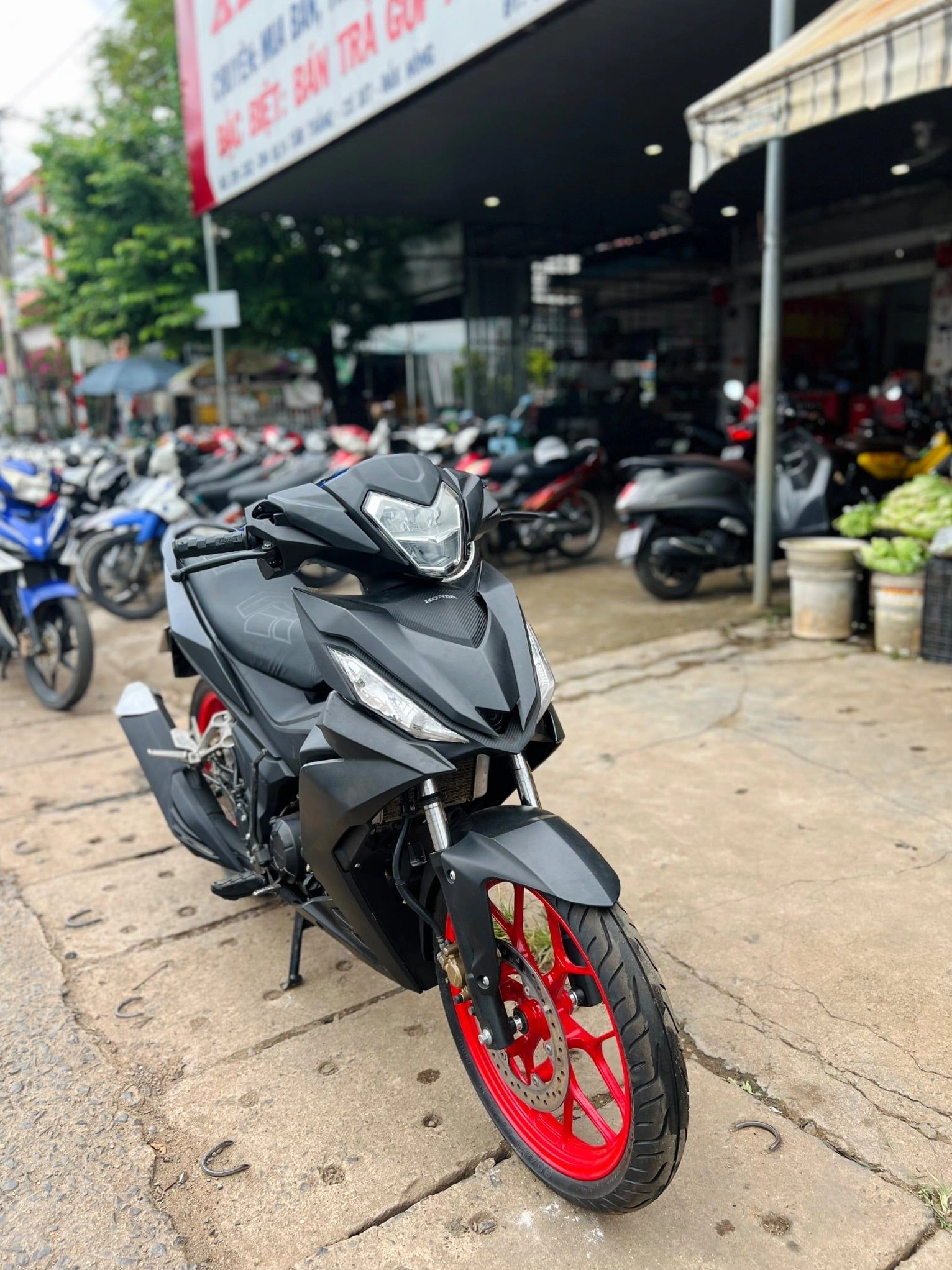 Kiểm tra chi tiết ngoại hình và dàn áo xe Winner V1 cũ trước khi mua