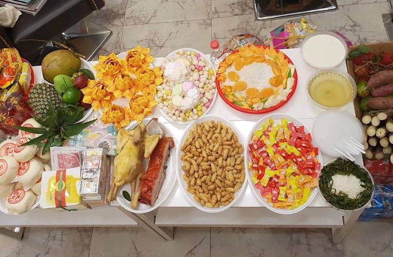 Mâm lễ mặn gồm 2 phần, bộ tam sinh và đồ nếp