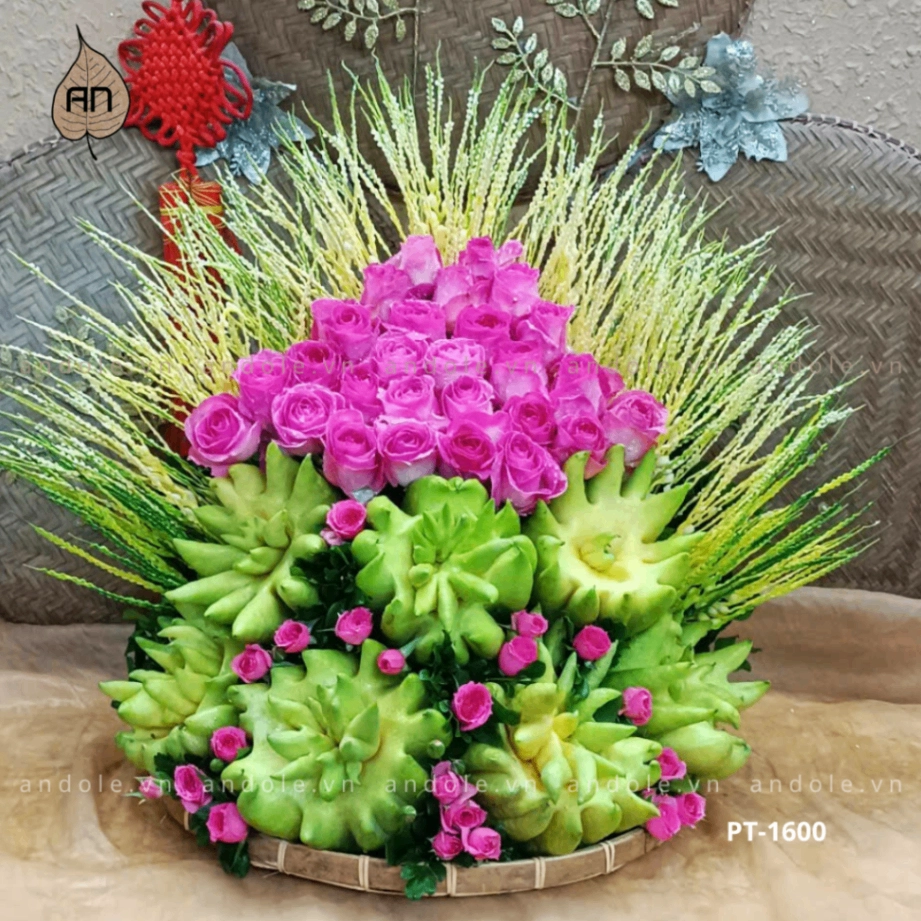Mẹt Phật Thủ dâng lễ mong cầu bình an, con cái