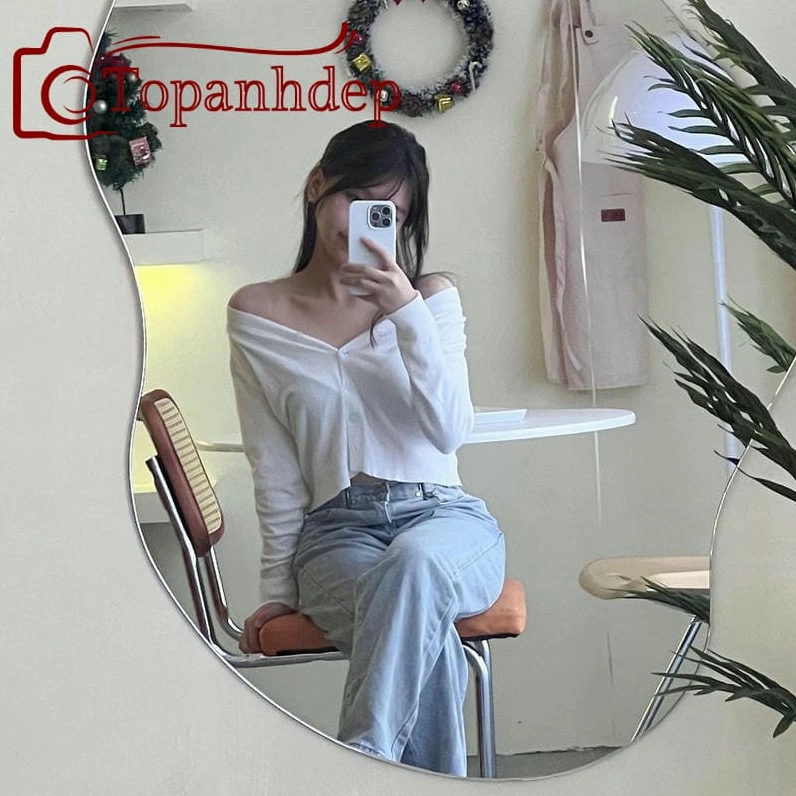 Nét duyên dáng của gái xinh che mặt tạo nên sự quyến rũ