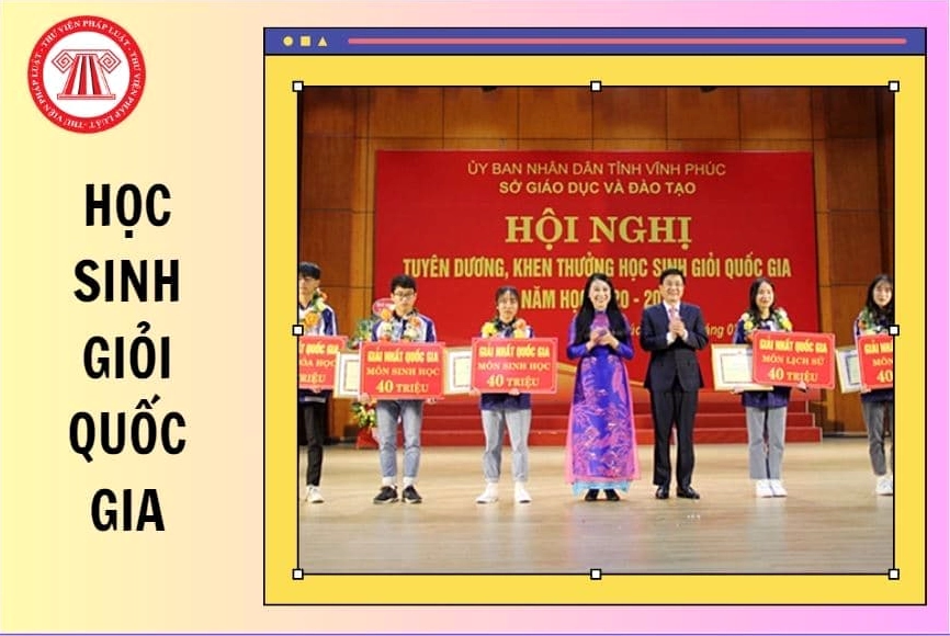 Sinh viên tìm hiểu chi phí học tập