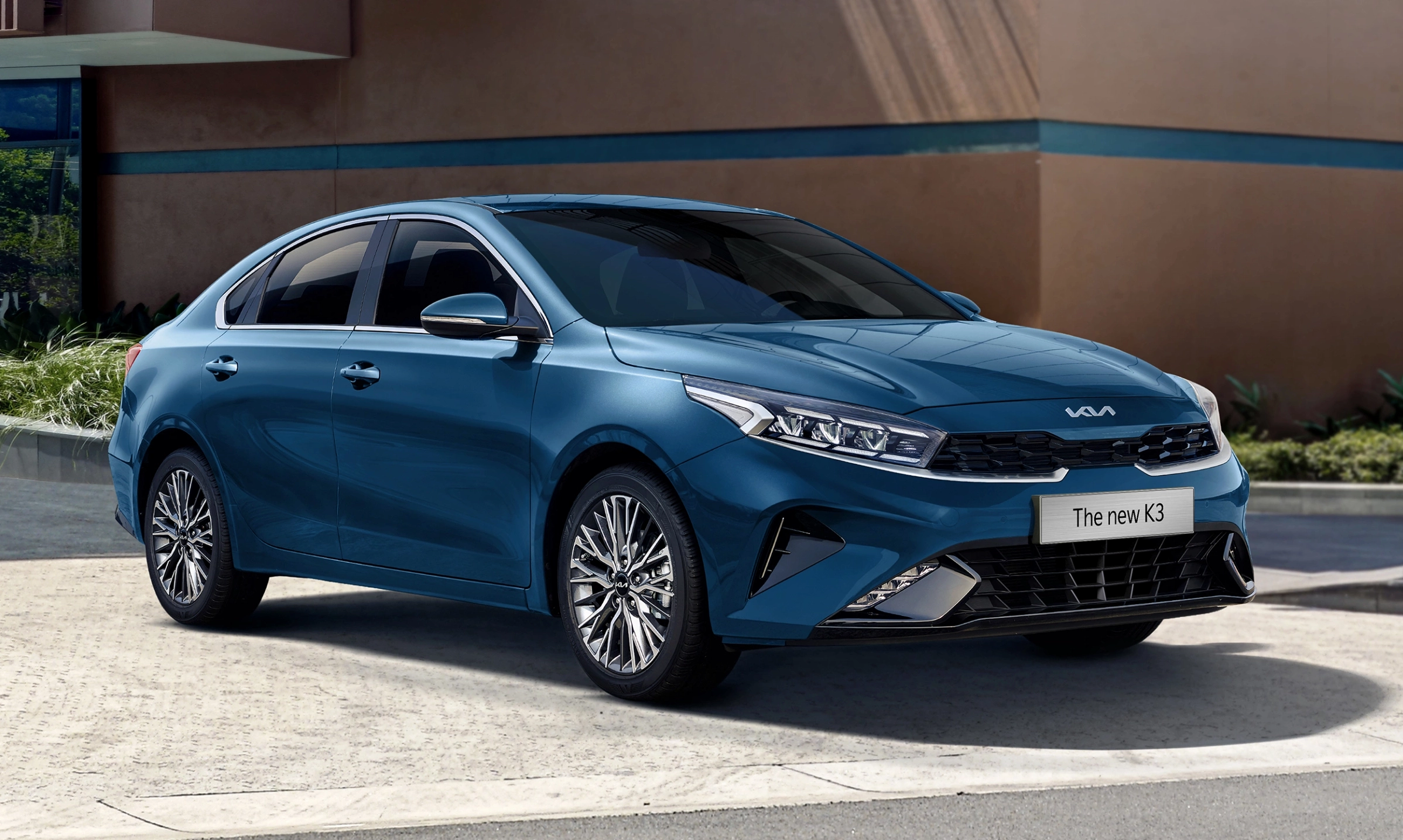 Thiết kế đầu xe Kia K3 với lưới tản nhiệt mũi hổ