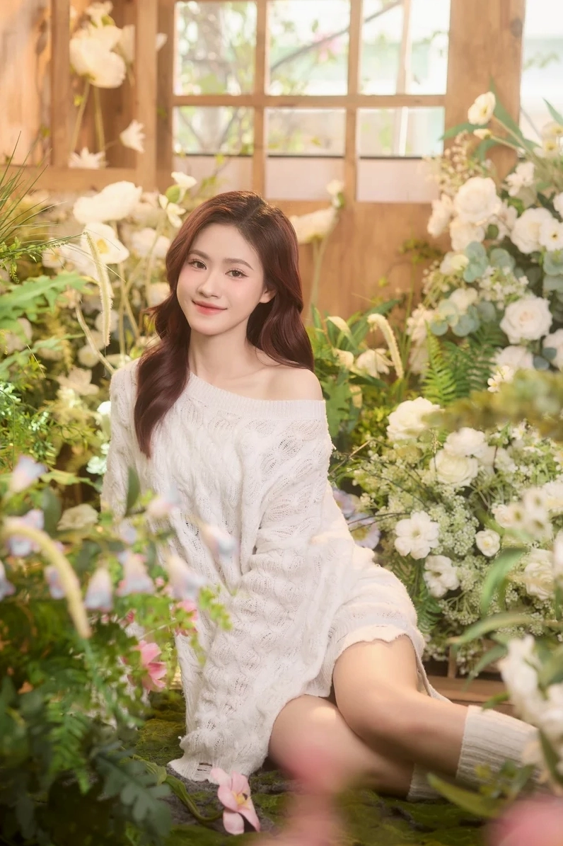 Trang trí màn hình với wallpaper gái cute nổi bật