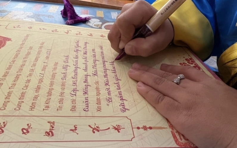 Tuổi Thìn kỵ khai bút Mùng 2 để tránh xung khắc.