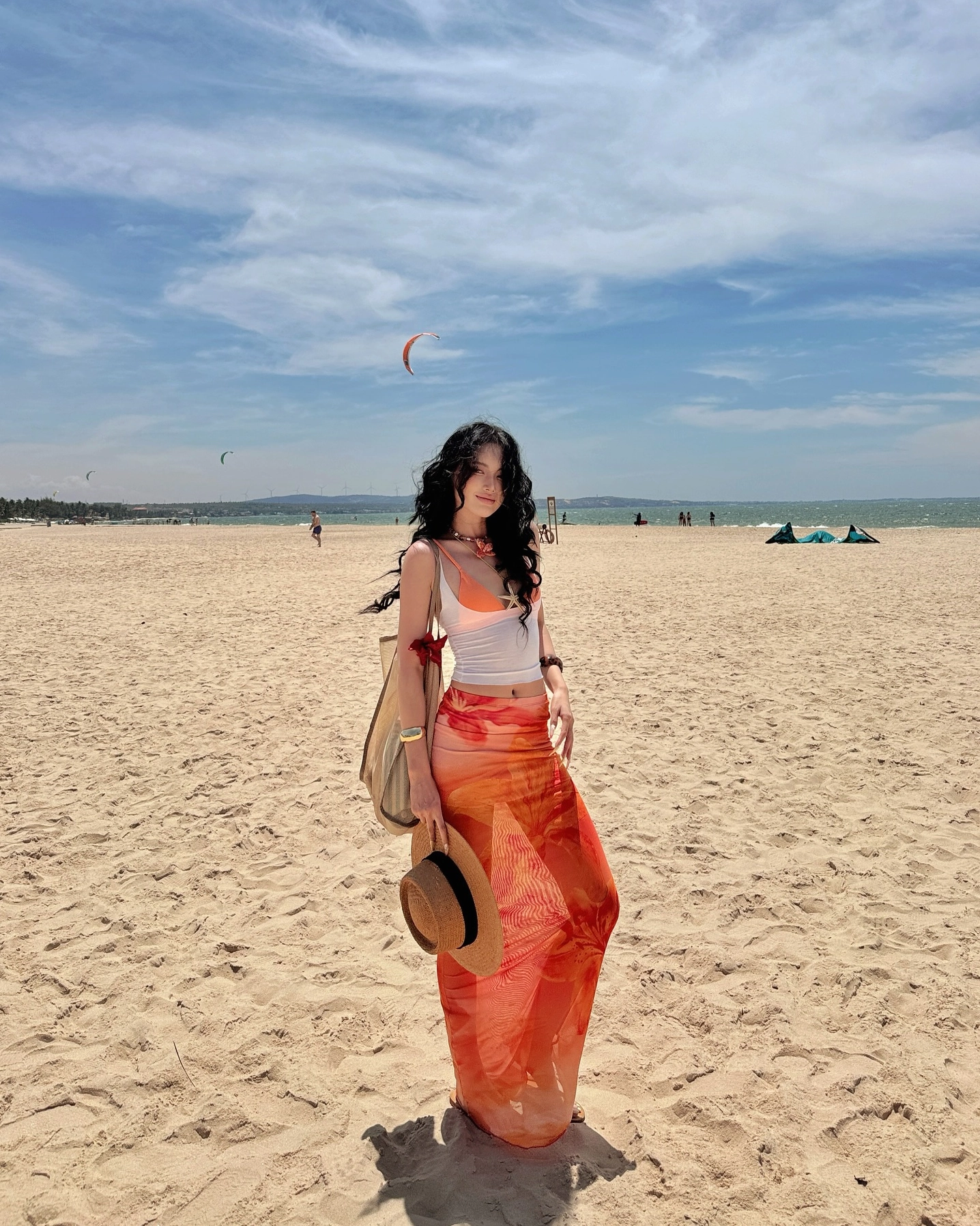 Xả suộc loạt ảnh nóng bỏng của dàn gái xinh nổi tiếng: Đường đua bikini 2025, căng!- Ảnh 16.