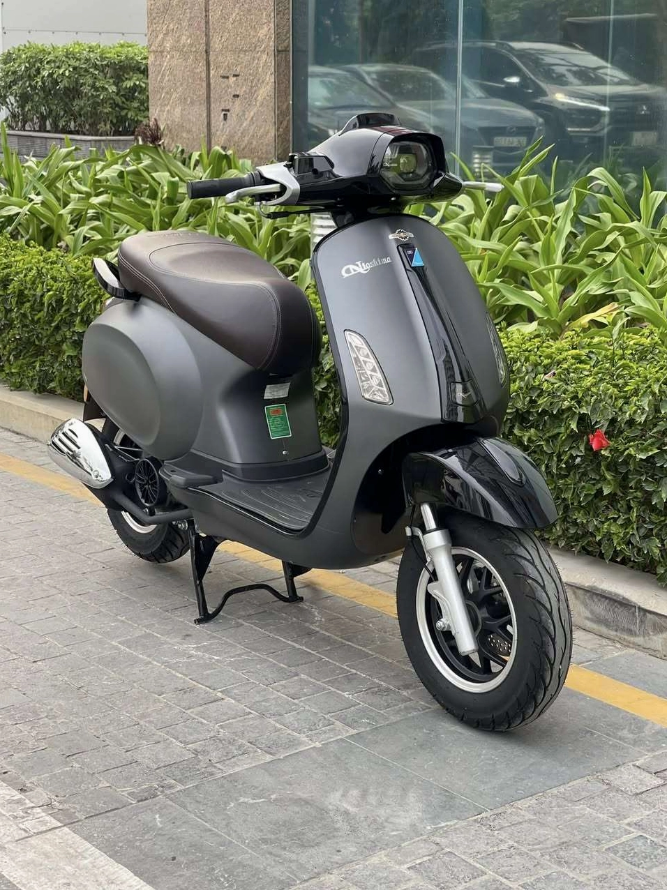 Xe Vespa 50cc chạy xăng là giải pháp di chuyển hoàn hảo cho người không có bằng lái